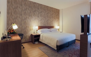 comfort hotel jeddah king road