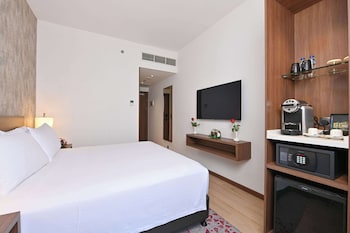 comfort hotel jeddah king road