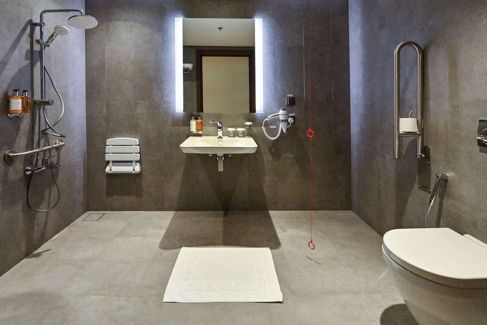 comfort hotel jeddah king road