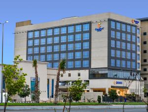 comfort hotel jeddah king road