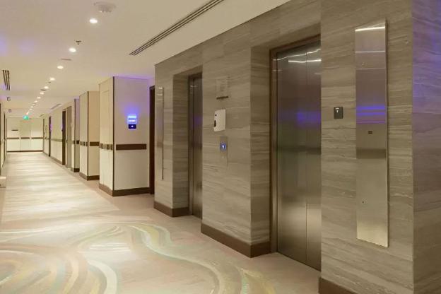 comfort hotel jeddah king road
