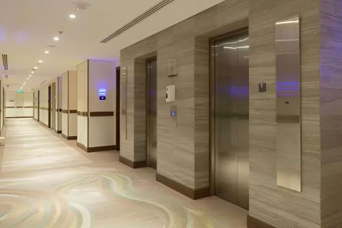 comfort hotel jeddah king road