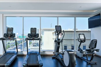 comfort hotel jeddah king road