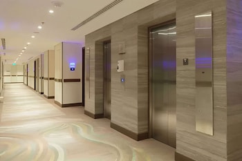 comfort hotel jeddah king road