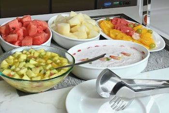 comfort hotel jeddah king road