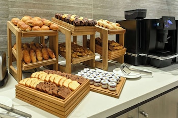 comfort hotel jeddah king road