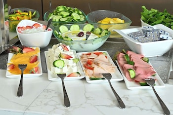 comfort hotel jeddah king road