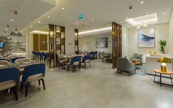 comfort hotel jeddah king road