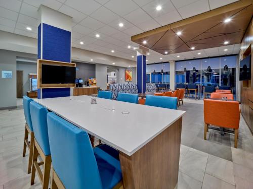holiday inn express huntsville space center an ihg hotel