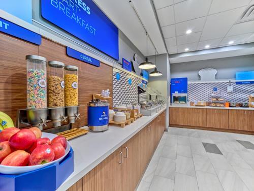holiday inn express huntsville space center an ihg hotel