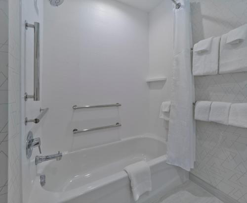 holiday inn express huntsville space center an ihg hotel