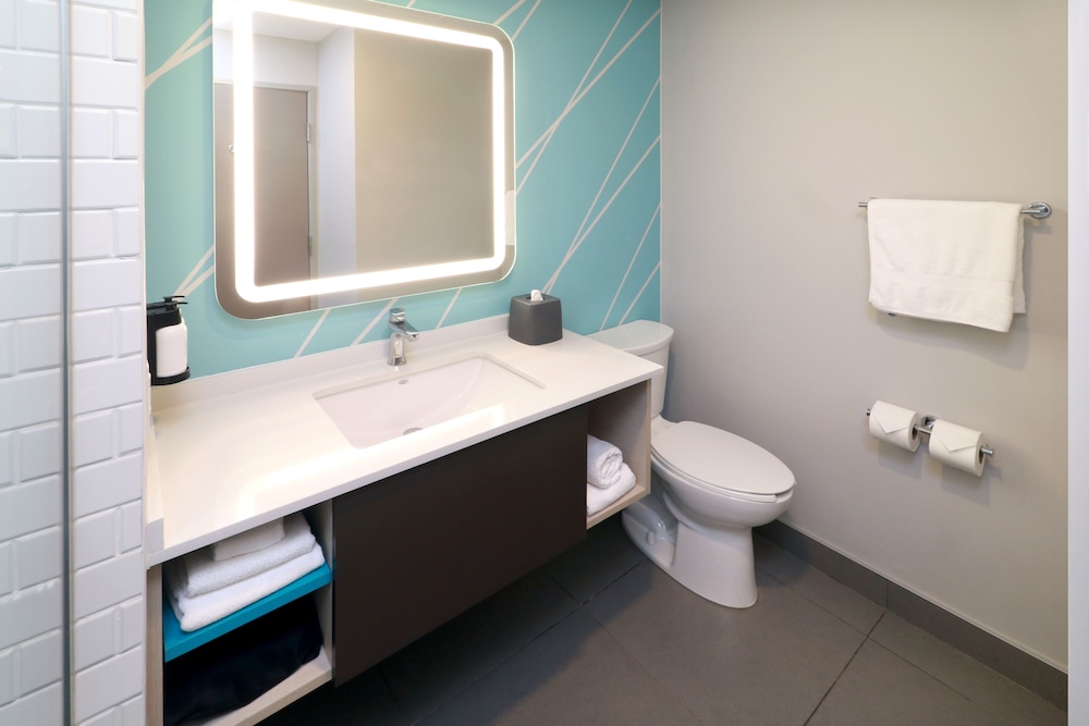 avid hotels tijuana otay an ihg hotel