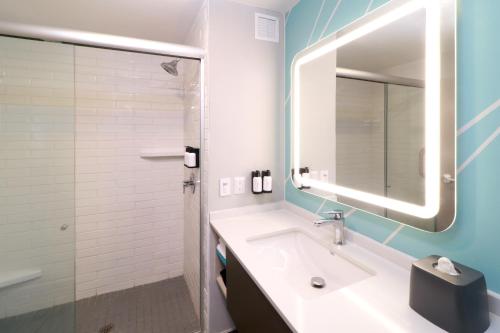 avid hotels tijuana otay an ihg hotel
