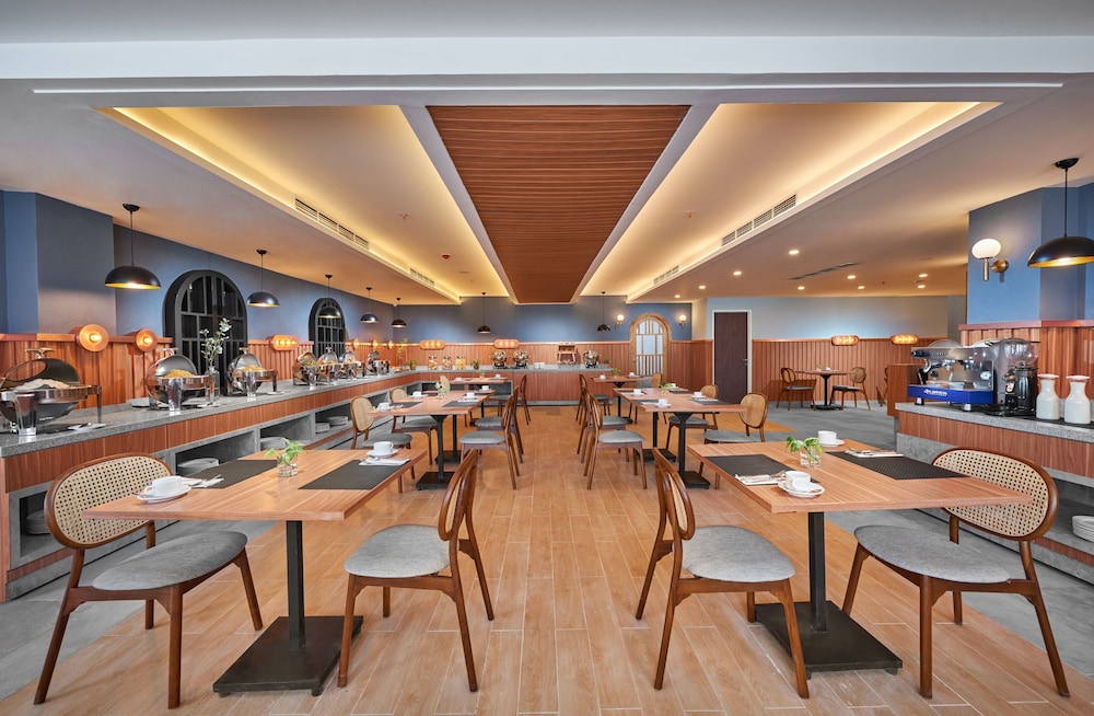 aston inn jemursari