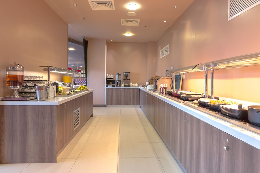 holiday inn manchester media city uk an ihg hotel