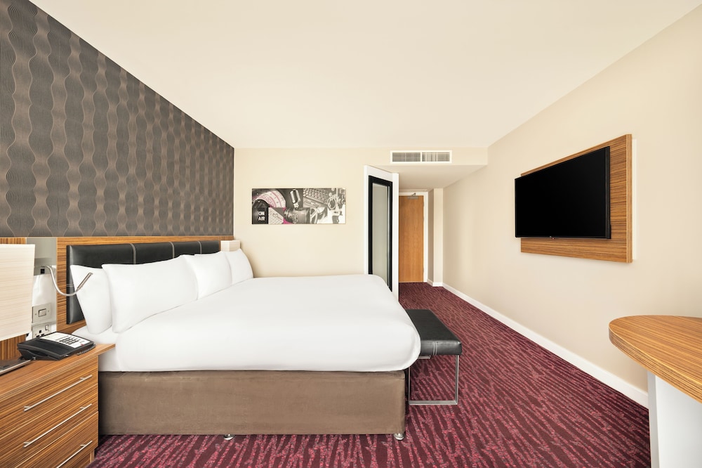 holiday inn manchester media city uk an ihg hotel