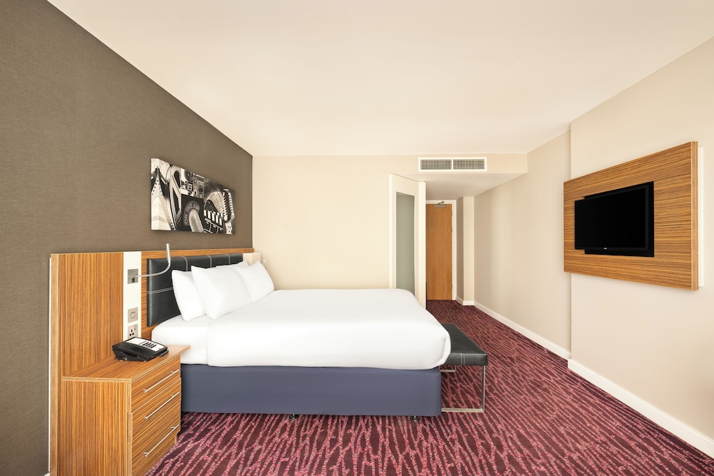 holiday inn manchester media city uk an ihg hotel