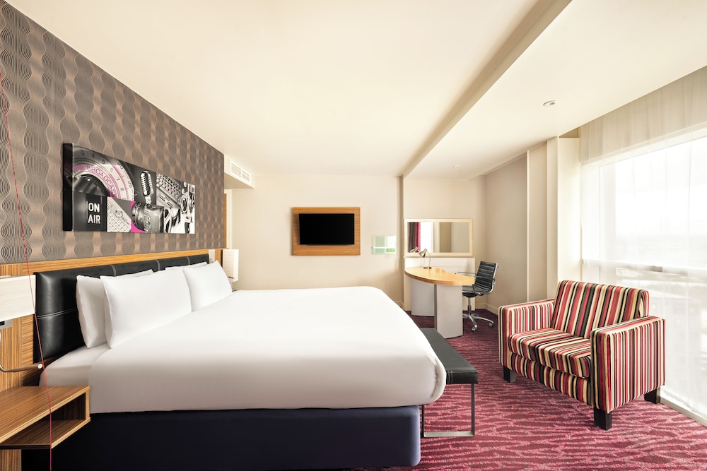 holiday inn manchester media city uk an ihg hotel