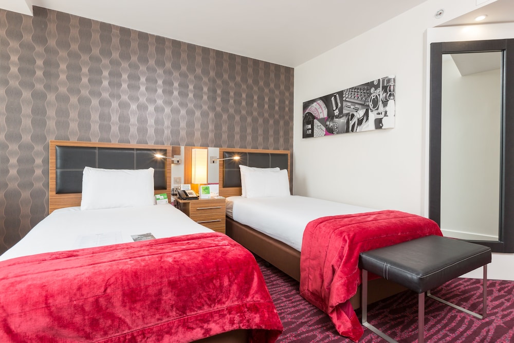holiday inn manchester media city uk an ihg hotel