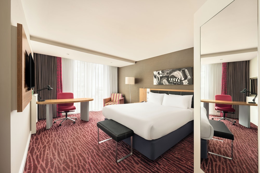 holiday inn manchester media city uk an ihg hotel