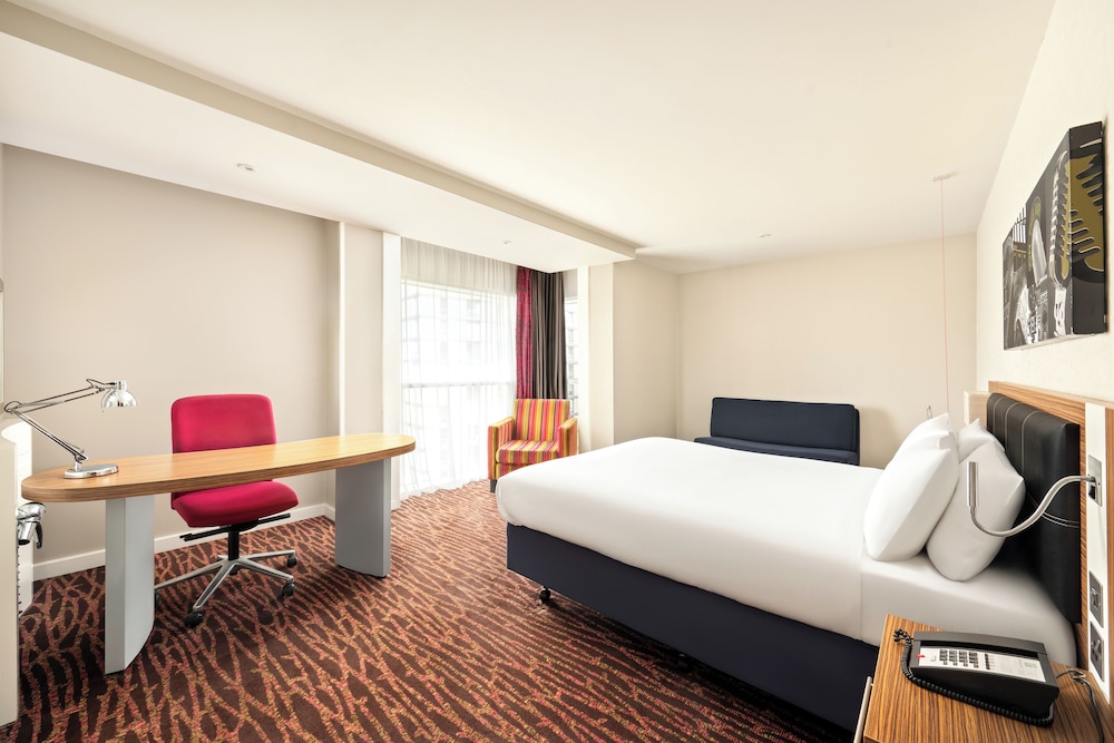 holiday inn manchester media city uk an ihg hotel