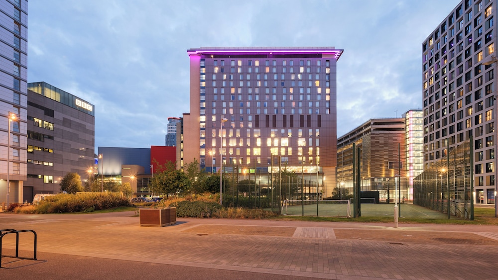 holiday inn manchester media city uk an ihg hotel