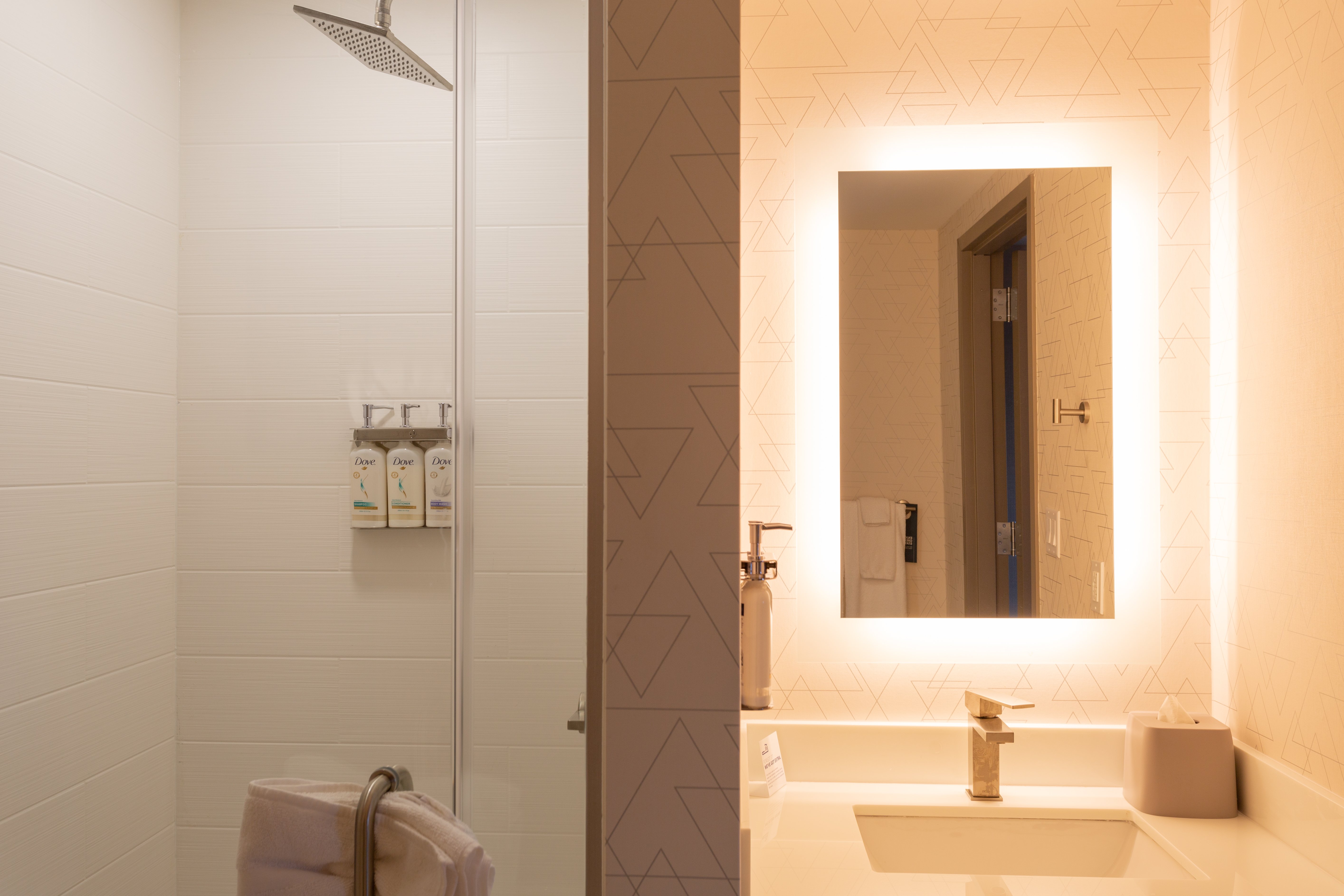 holiday inn express new rochelle an ihg hotel