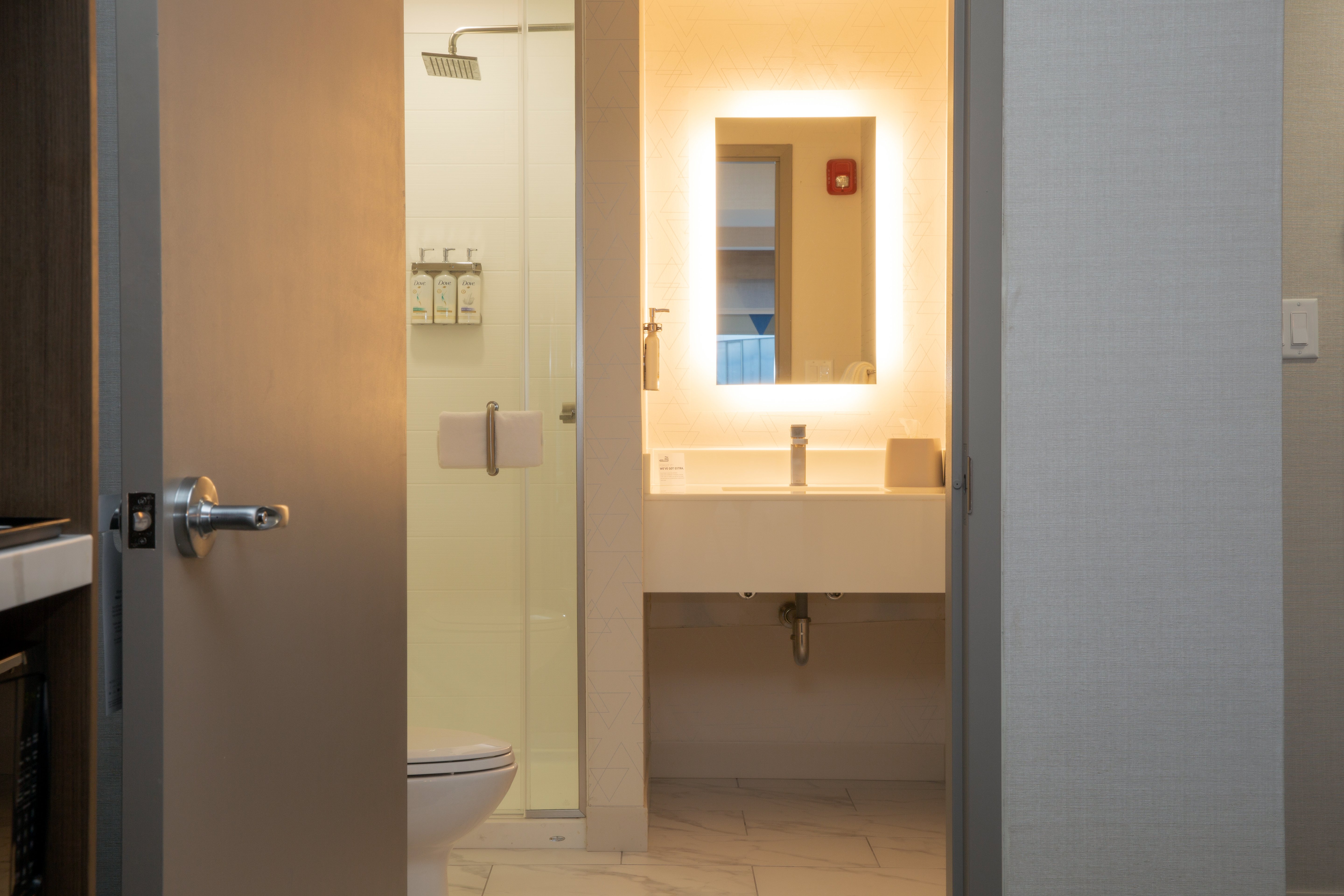 holiday inn express new rochelle an ihg hotel