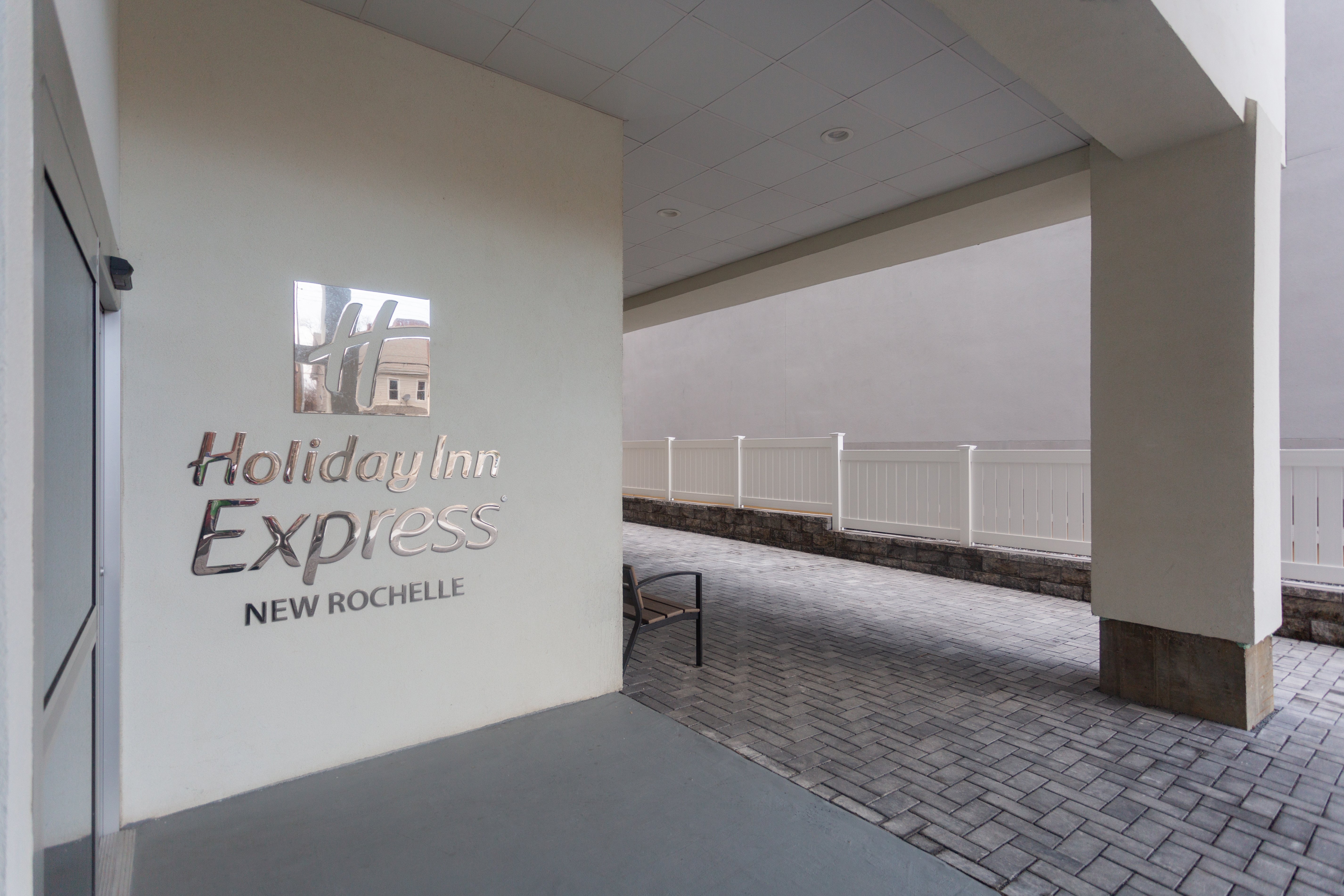 holiday inn express new rochelle an ihg hotel