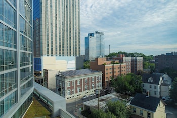 holiday inn express new rochelle an ihg hotel