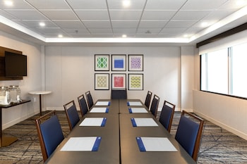 holiday inn express new rochelle an ihg hotel