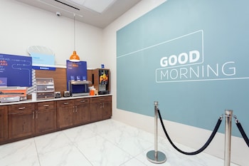 holiday inn express new rochelle an ihg hotel