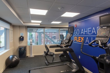 holiday inn express new rochelle an ihg hotel