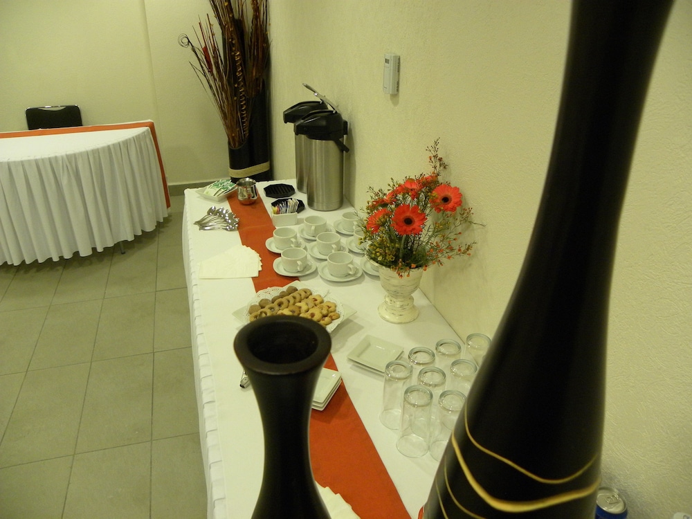 holiday inn express guadalajara expo an ihg hotel