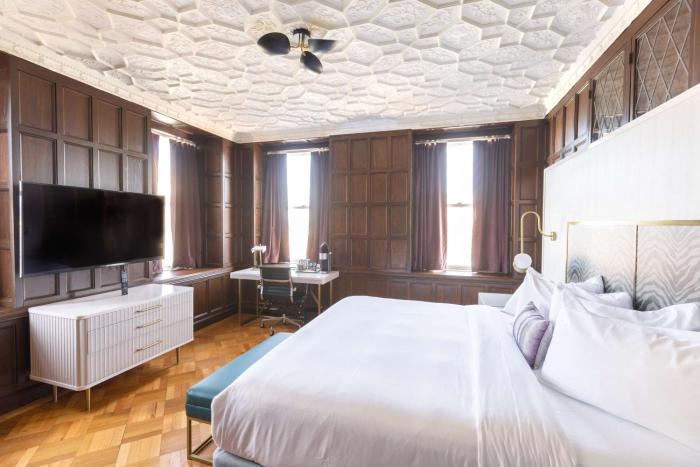 the kelly birmingham tapestry collection by hilton