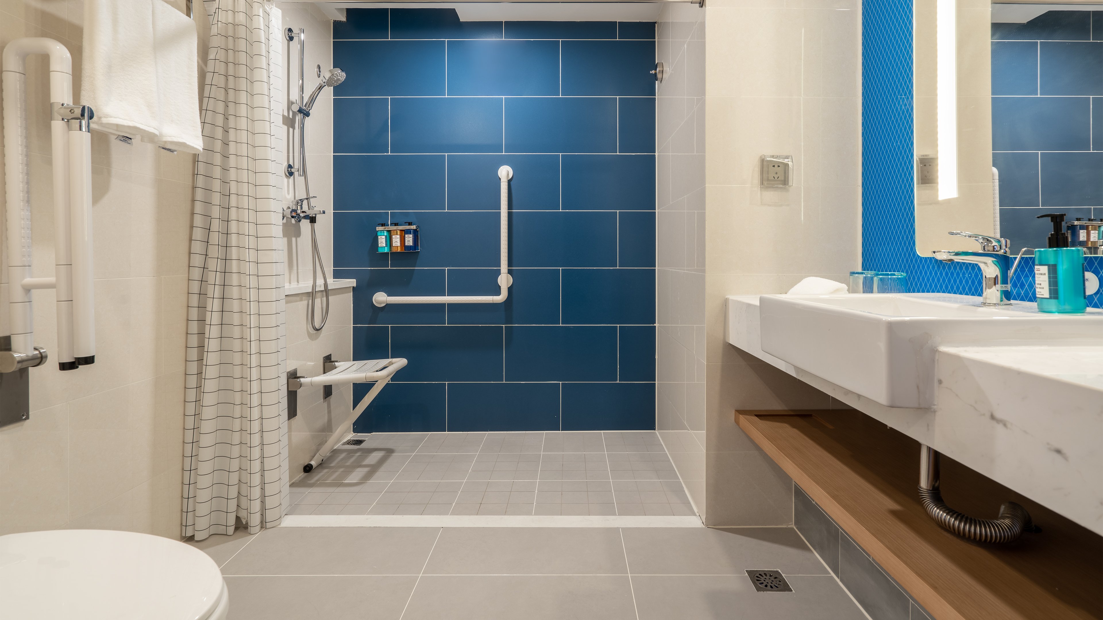 holiday inn express qingdao city center an ihg hotel