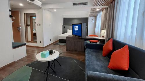 holiday inn express qingdao city center an ihg hotel