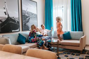 avani muscat hotel and suites