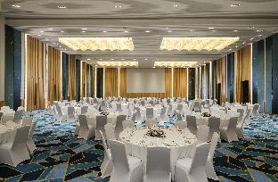 avani muscat hotel and suites