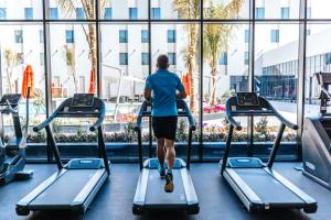 avani muscat hotel and suites