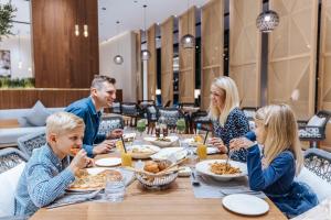 avani muscat hotel and suites