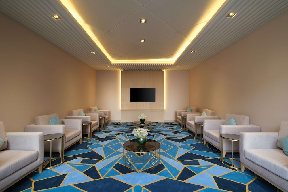 avani muscat hotel and suites