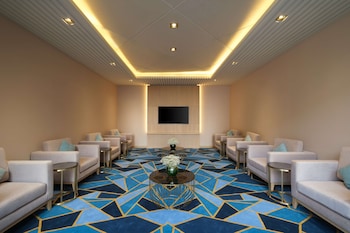 avani muscat hotel and suites