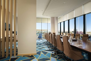 avani muscat hotel and suites