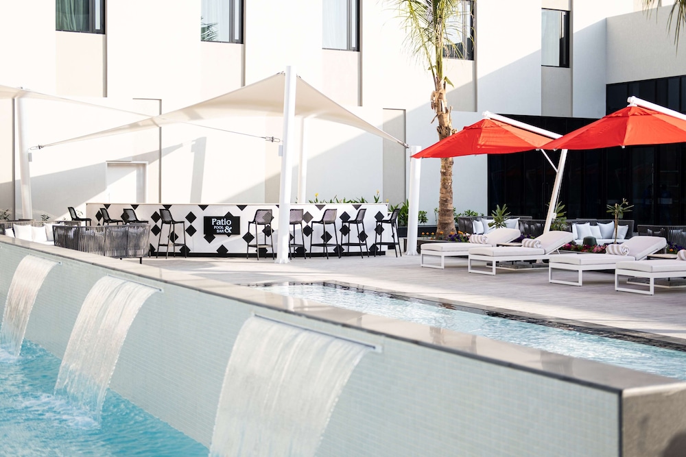 avani muscat hotel and suites