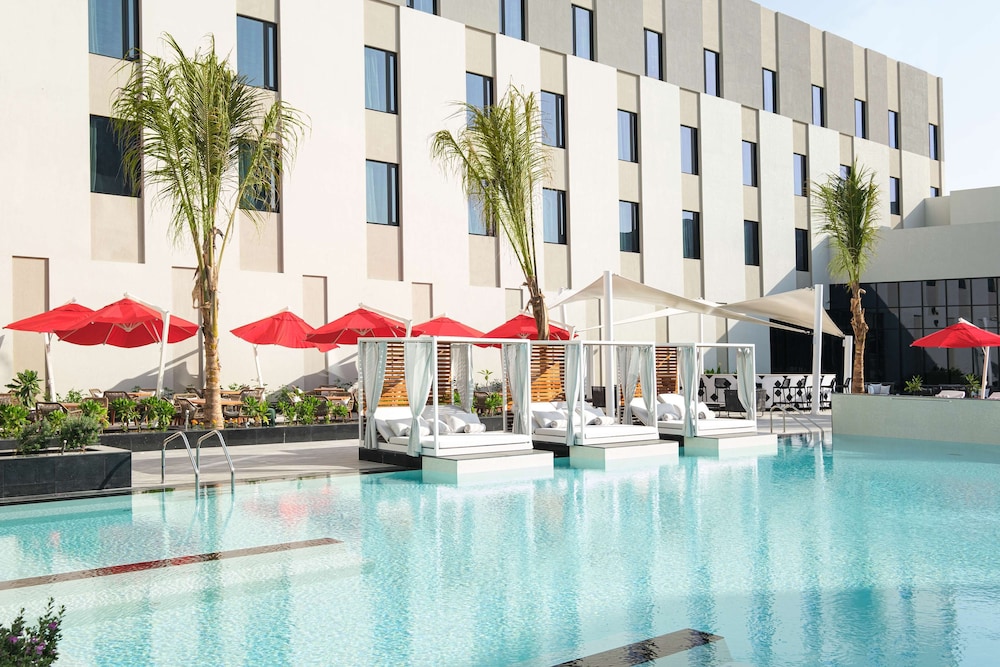 avani muscat hotel and suites