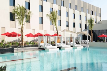 avani muscat hotel and suites