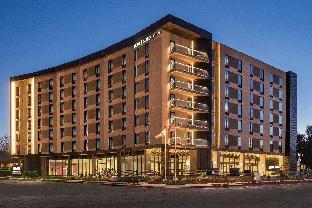home2 suites by hilton woodland hills