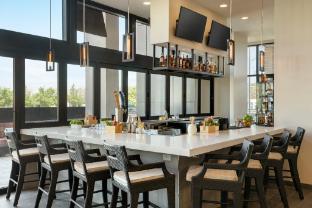 home2 suites by hilton woodland hills