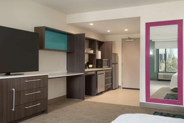 home2 suites by hilton woodland hills